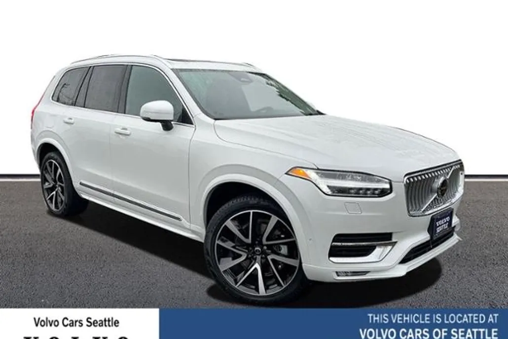 2023 Volvo XC90 AWD Plus photo 1