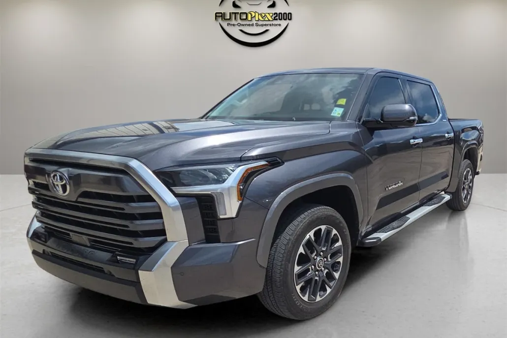 2023 Toyota Tundra Limited photo 1