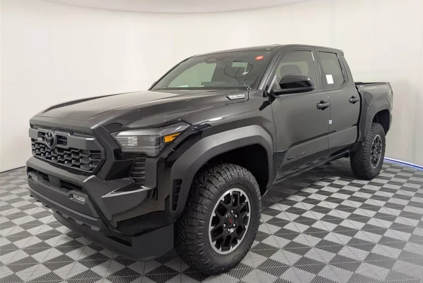 2025 Toyota Tacoma TRD Off-Road Double Cab photo 1