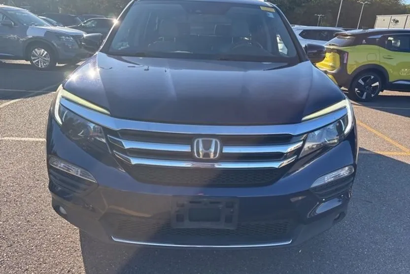 2016 Honda Pilot Elite photo 1