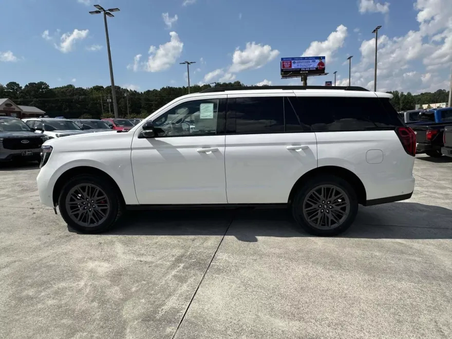 2025 Ford Expedition Platinum photo 1