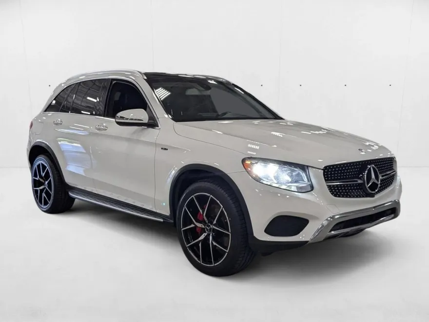 2016 Mercedes Benz GLC 300 photo 1