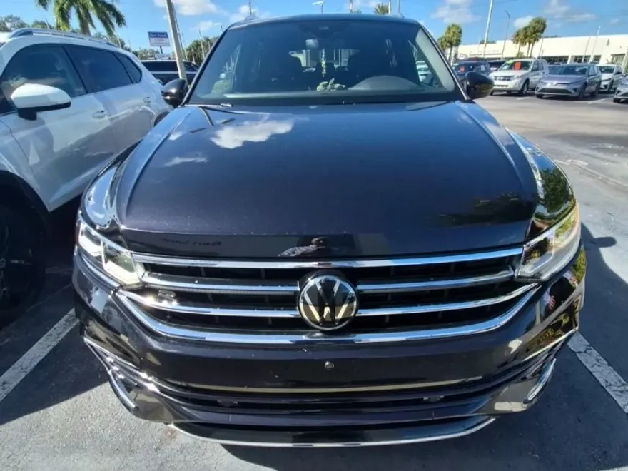 2023 Volkswagen Tiguan SEL R-Line Black photo 1