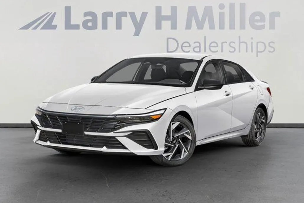 2025 Hyundai Elantra SEL Sport photo 1