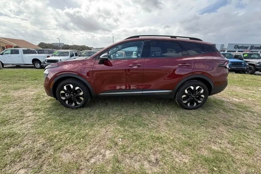 2023 Kia Sportage X-Line photo 1