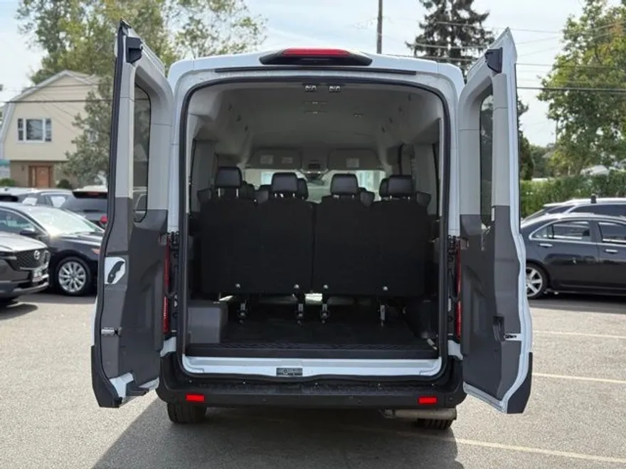 2023 Ford Transit Passenger XL photo 1