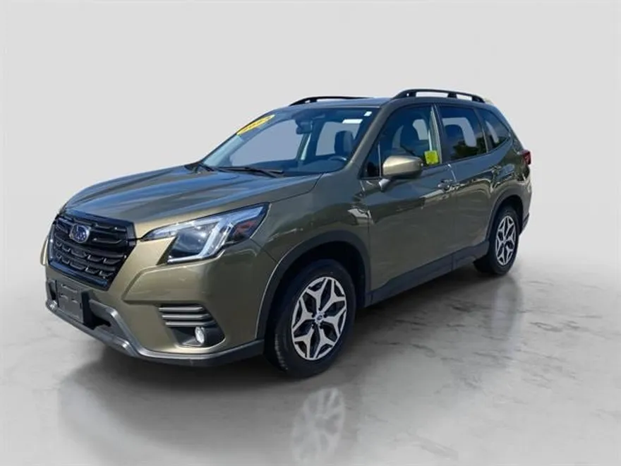 2023 Subaru Forester Premium photo 1