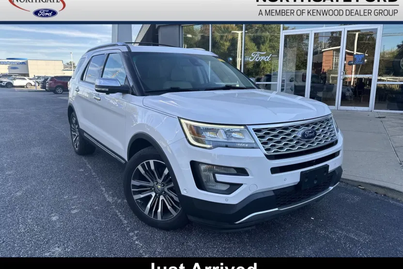2017 Ford Explorer Platinum photo 1