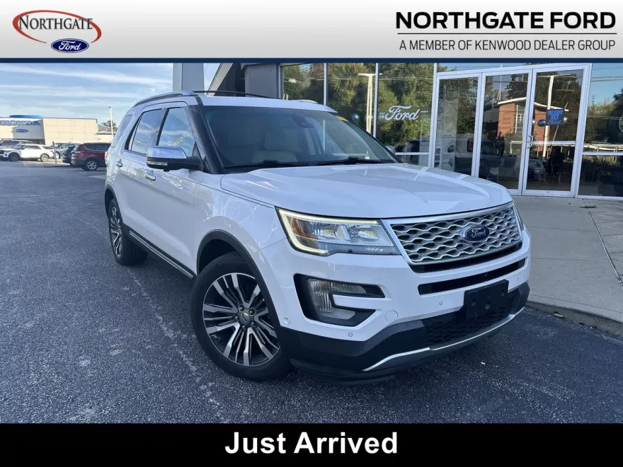 2017 Ford Explorer Platinum photo 1