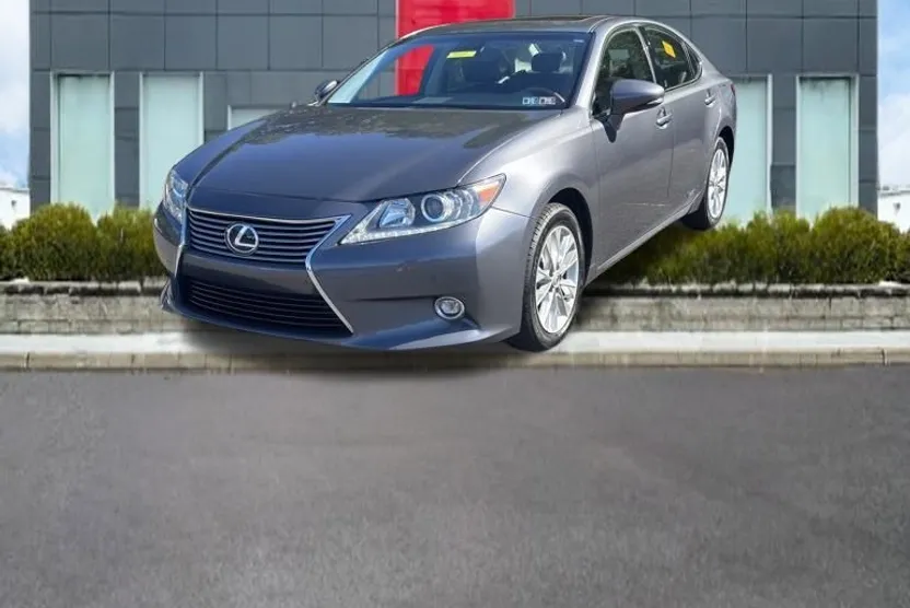 2014 Lexus ES 300h photo 1