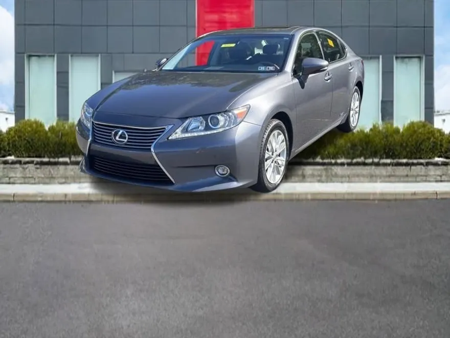 2014 Lexus ES 300h photo 1