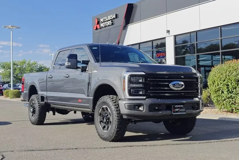 2025 Ford F-350 Platinum photo 1