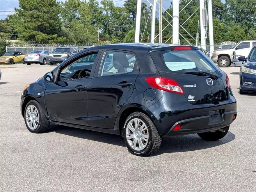 2014 Mazda Mazda2 Sport photo 1