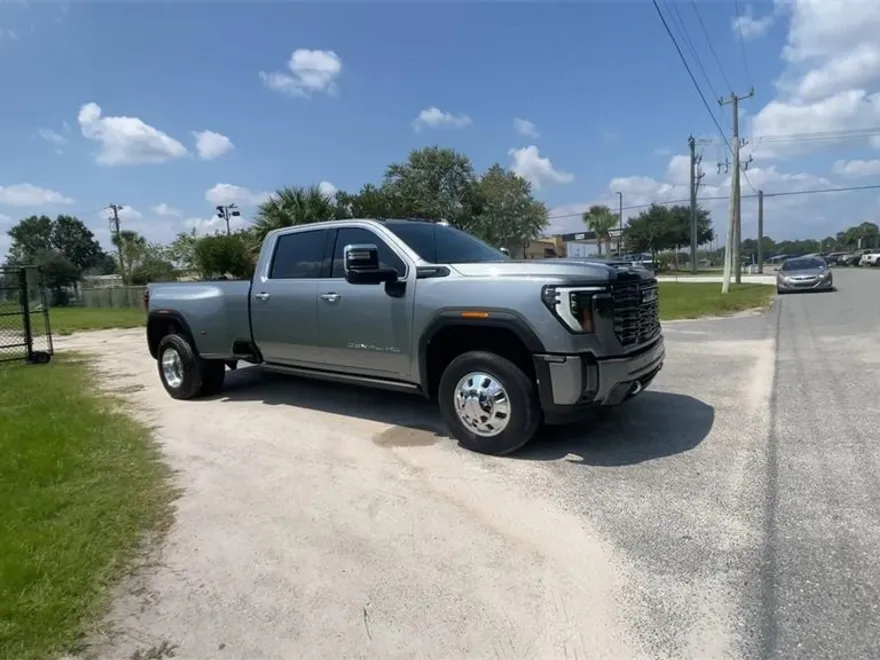 2024 Gmc Sierra 3500 HD Denali Ultimate photo 1