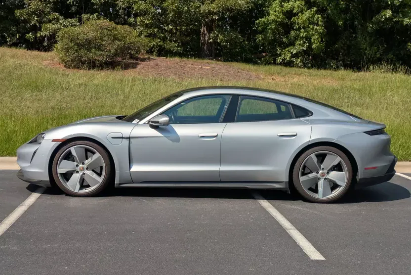 2021 Porsche Taycan Turbo S photo 1