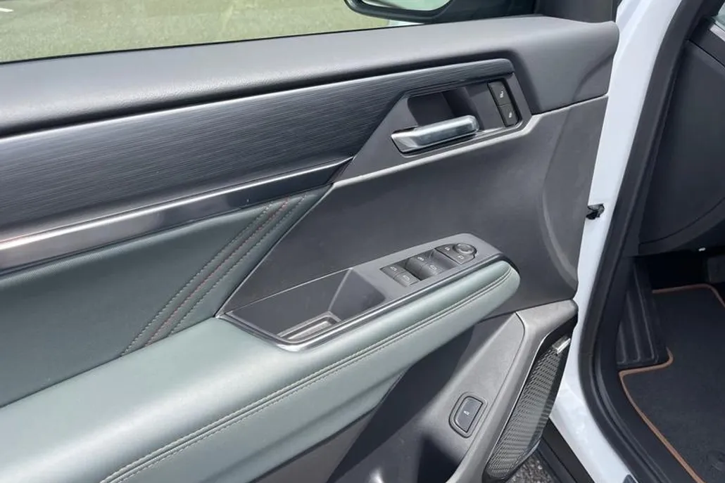 2025 Gmc Acadia AT4 photo 1