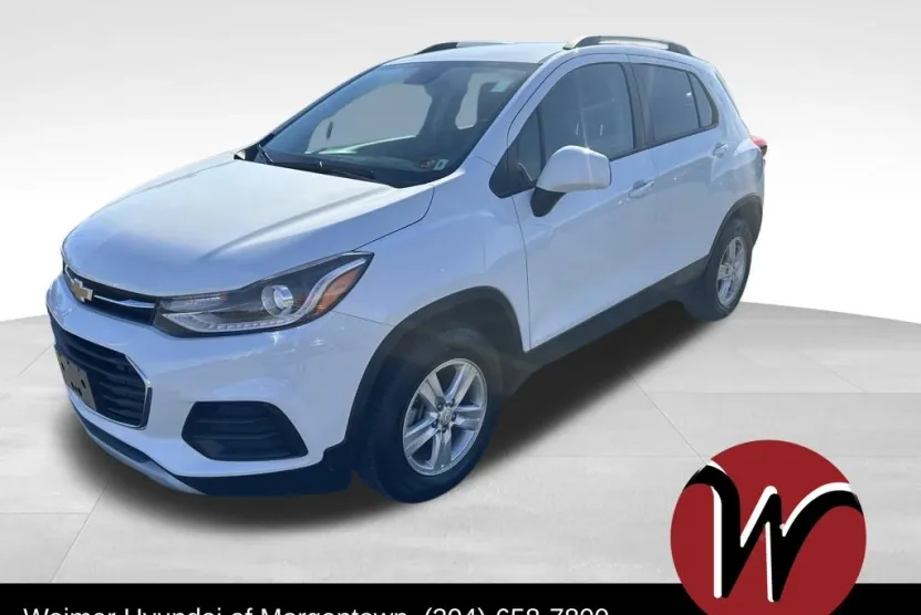 2022 Chevrolet Trax LT photo 1