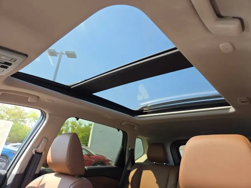2026 Nissan Rogue Platinum photo 1