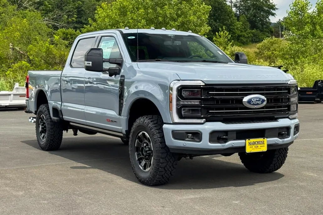 2025 Ford F-350 photo 1