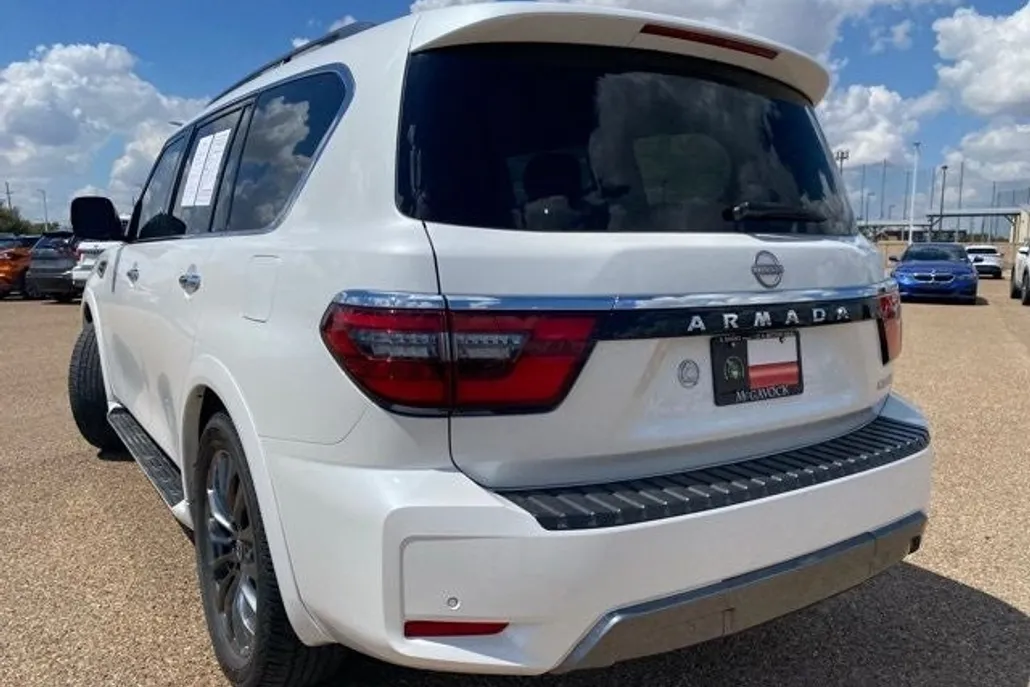 2023 Nissan Armada Platinum photo 1