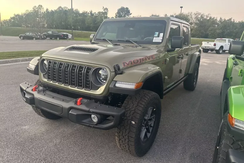 2025 Jeep Gladiator Mojave photo 1