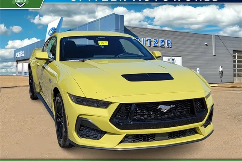 2025 Ford Mustang GT photo 1