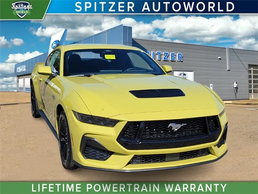 2025 Ford Mustang GT photo 1
