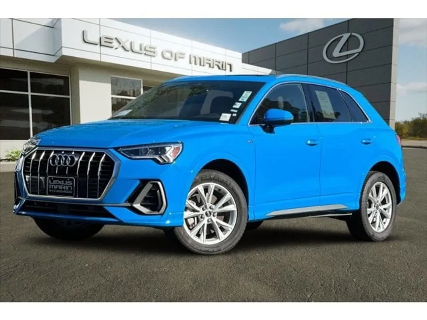 2022 Audi Q3 45 TFSI S line Premium photo 1