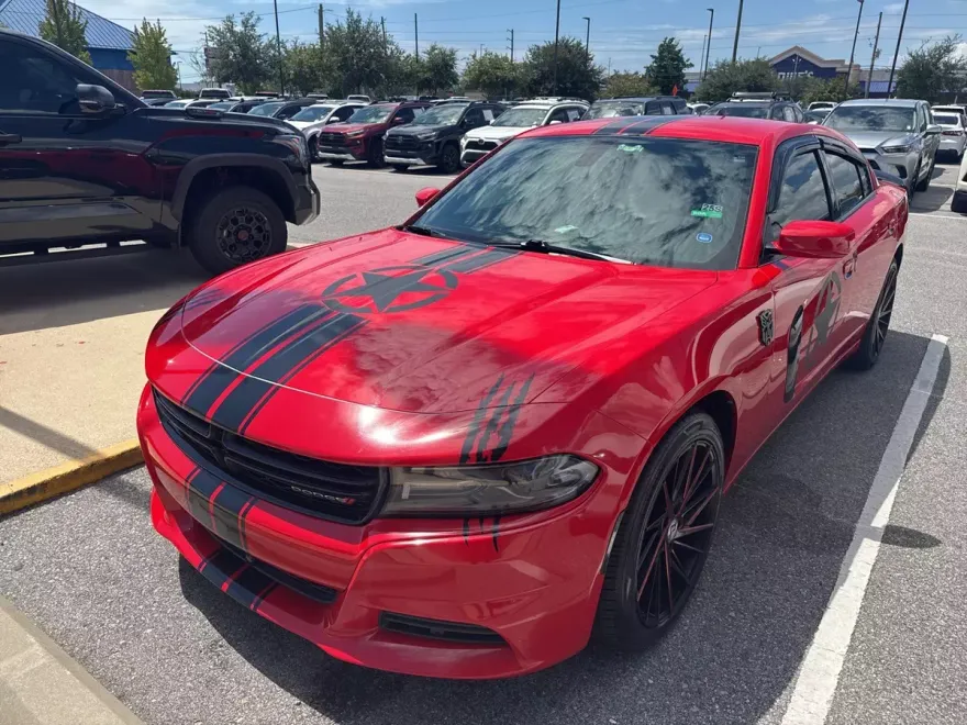 2019 Dodge Charger SXT photo 1