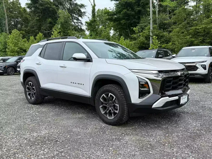 2025 Chevrolet Equinox ACTIV photo 1