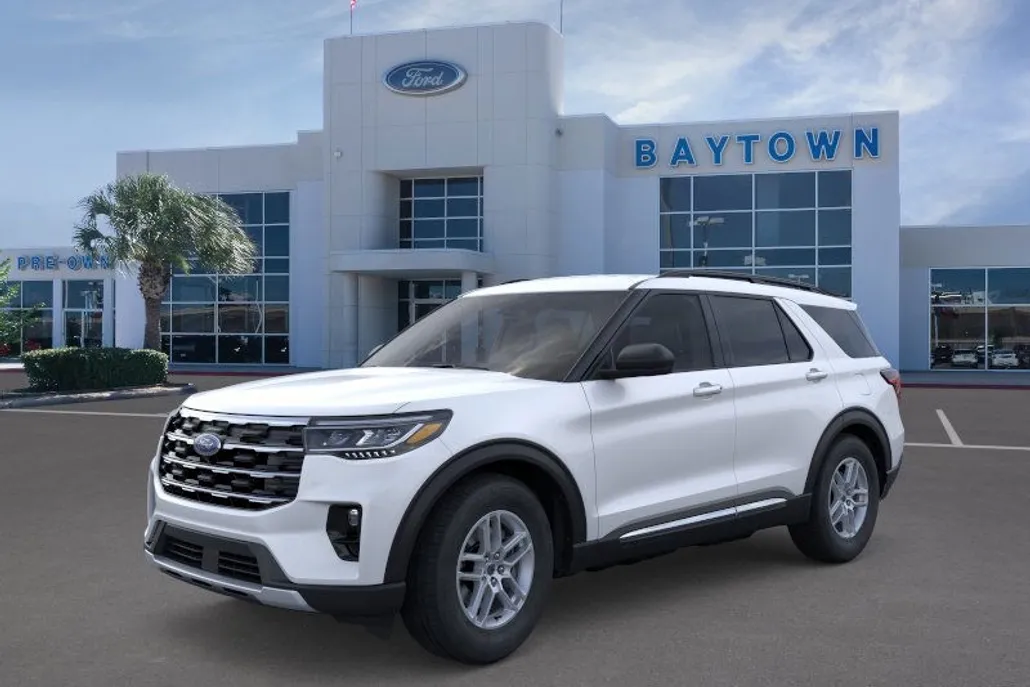 2025 Ford Explorer photo 1