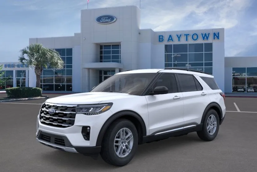 2025 Ford Explorer photo 1