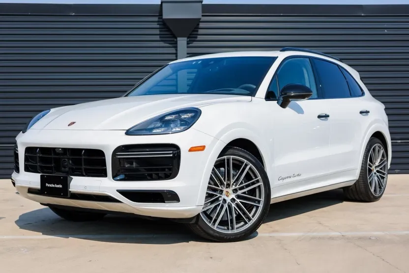 2022 Porsche Cayenne Turbo photo 1