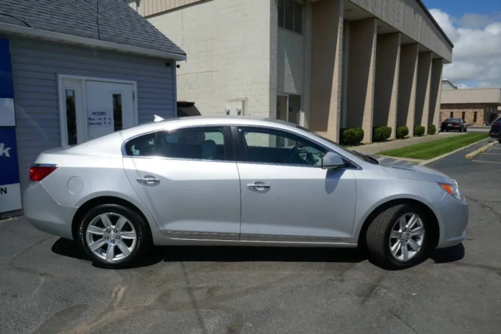2011 Buick LaCrosse CXL photo 1