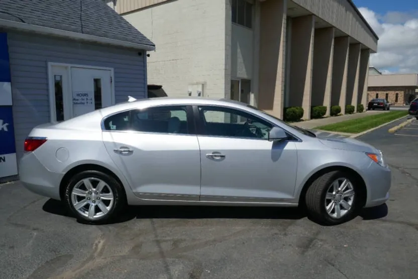 2011 Buick LaCrosse CXL photo 1