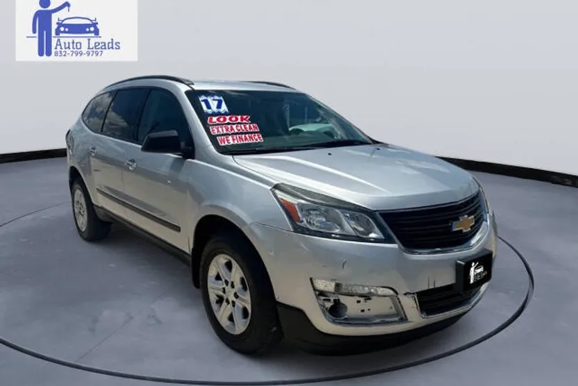 2017 Chevrolet Traverse LS photo 1