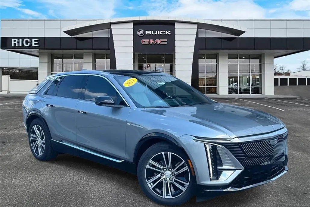 2024 Cadillac Lyriq Luxury photo 1