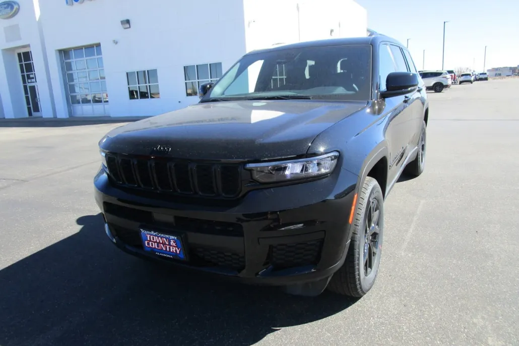 2025 Jeep Grand Cherokee L photo 1