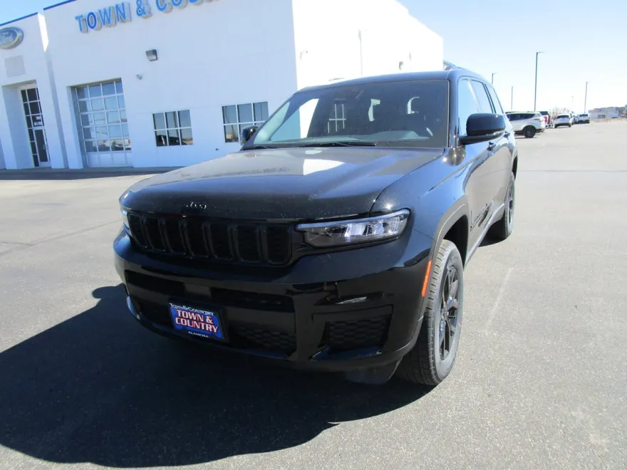 2025 Jeep Grand Cherokee L photo 1