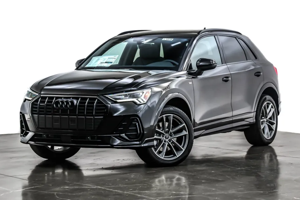 2025 Audi Q3 45 TFSI S line Premium photo 1