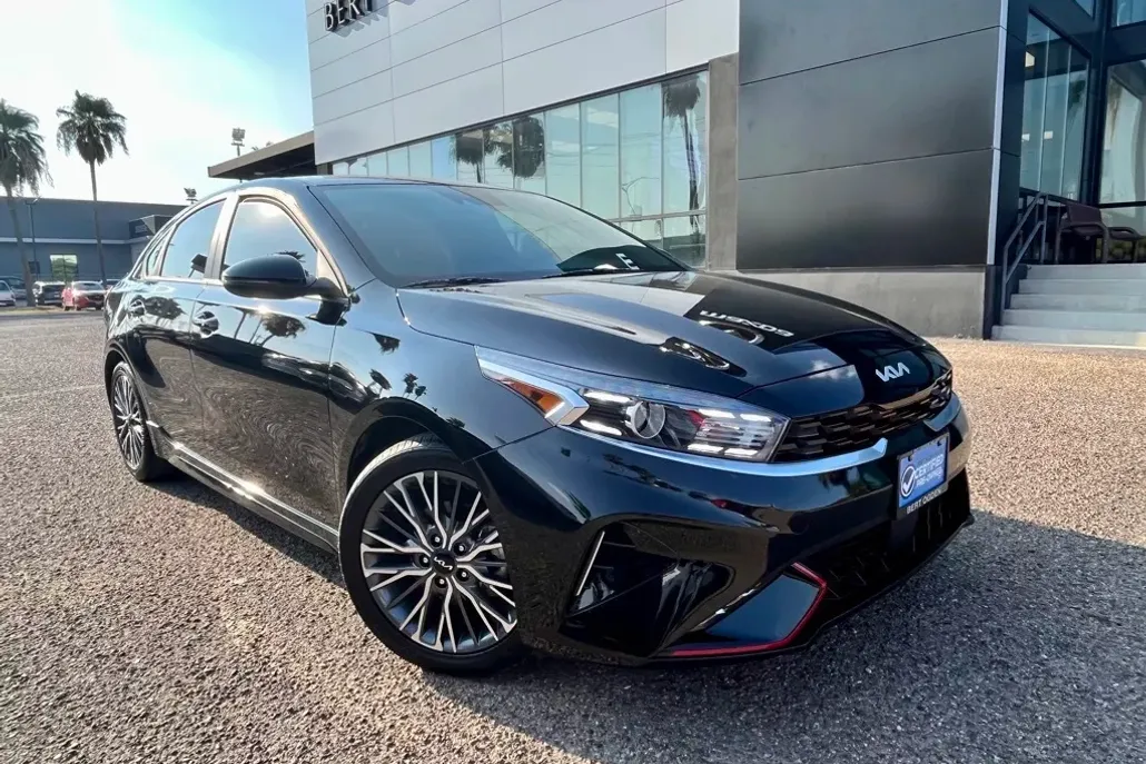 2024 Kia Forte GT-Line photo 1