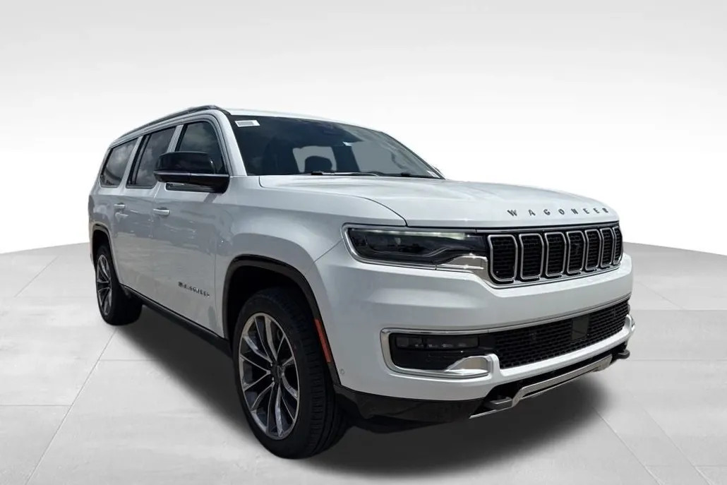 2025 Jeep Wagoneer L Series III photo 1