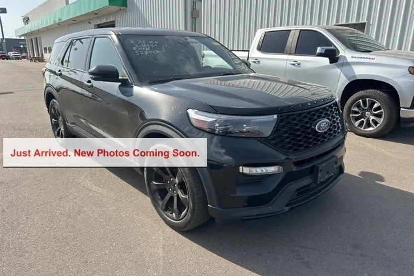 2021 Ford Explorer ST photo 1