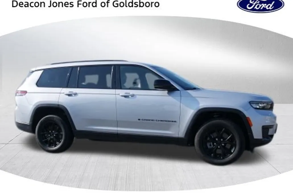 2024 Jeep Grand Cherokee Laredo Altitude photo 1