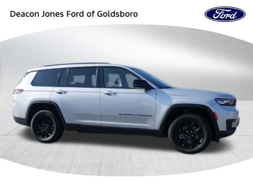 2024 Jeep Grand Cherokee Laredo Altitude photo 1