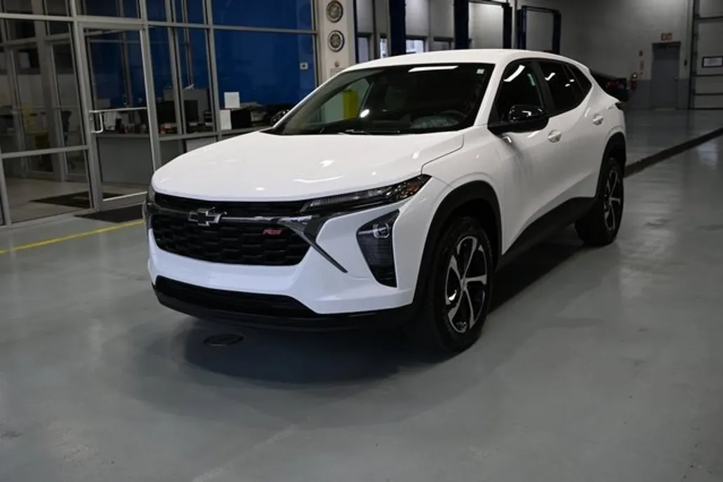 2024 Chevrolet Trax photo 1