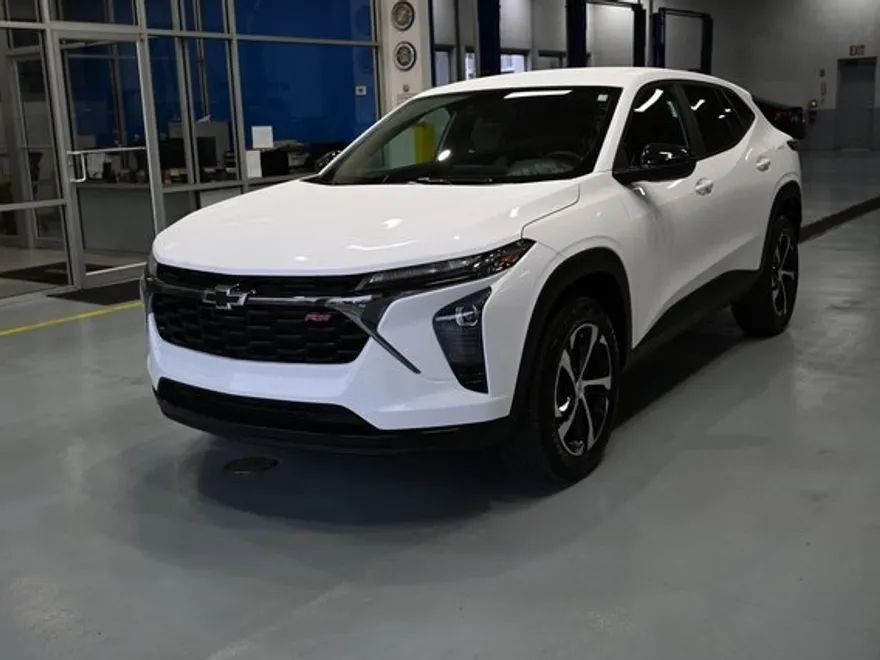 2024 Chevrolet Trax photo 1