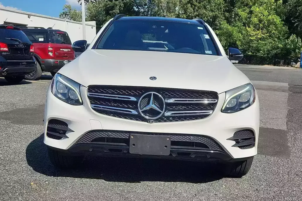 2019 Mercedes Benz GLC 300 photo 1