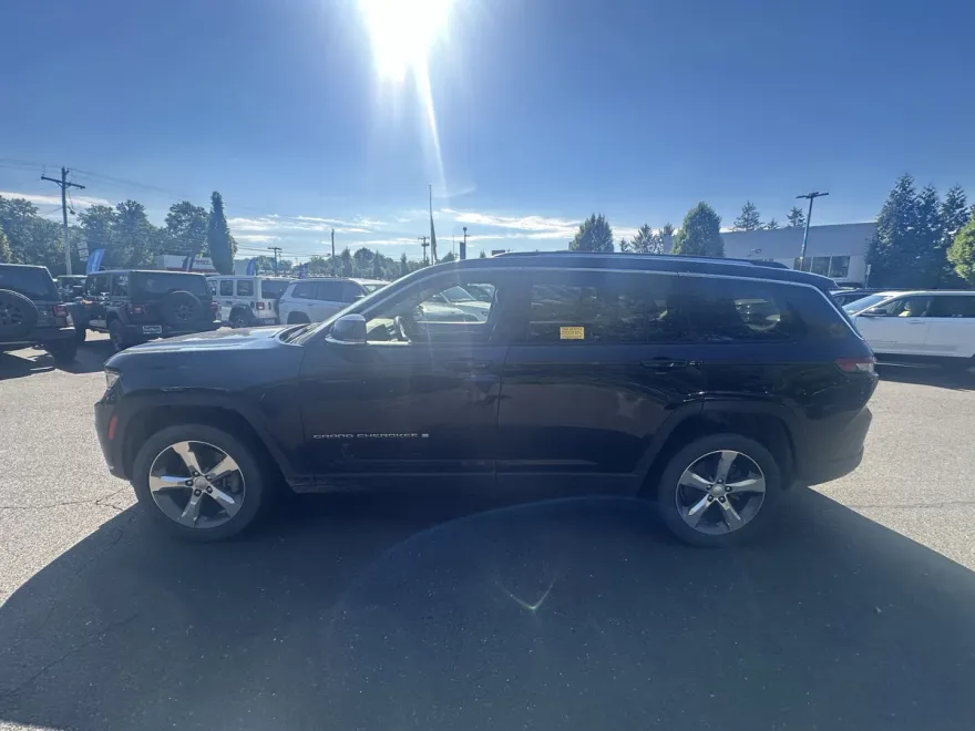 2022 Jeep Grand Cherokee Limited photo 1
