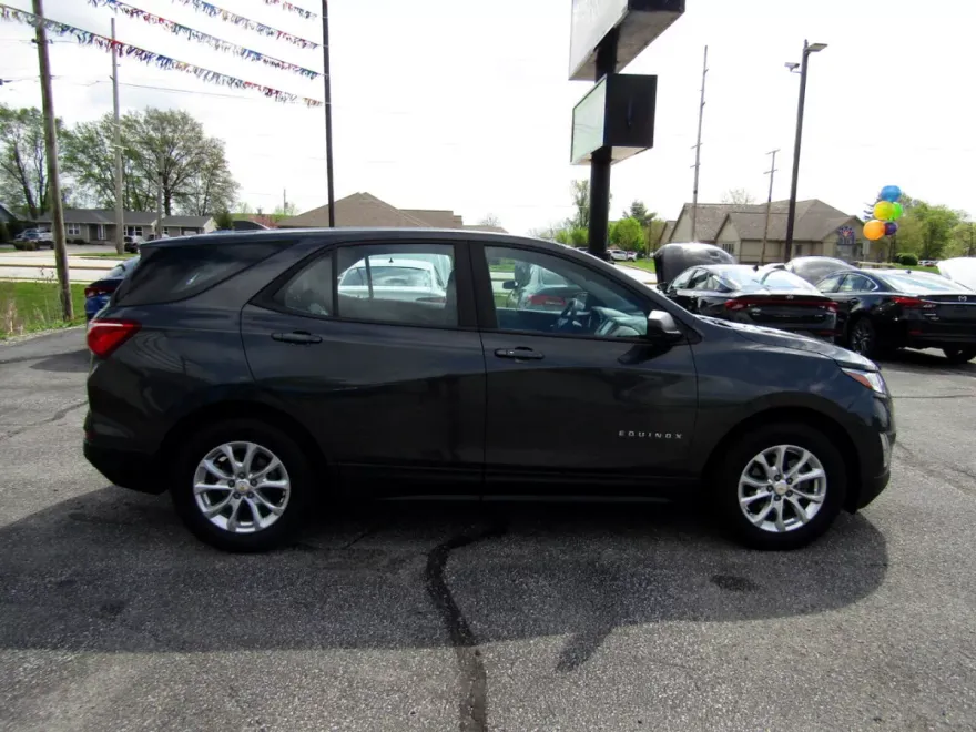 2020 Chevrolet Equinox LS photo 8